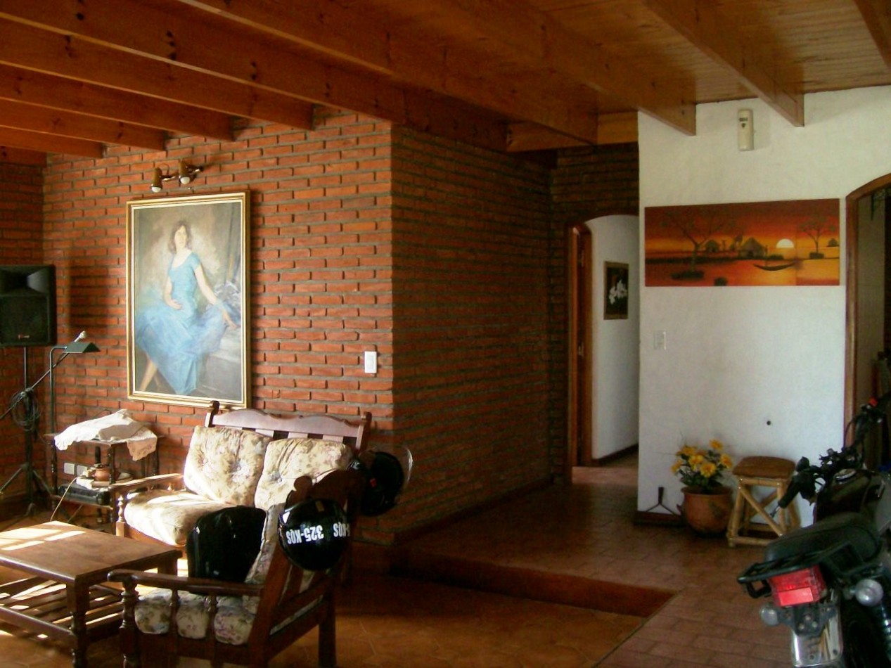 Chalet  4 ambientes con lote excepcional de 20X 38 !!!!