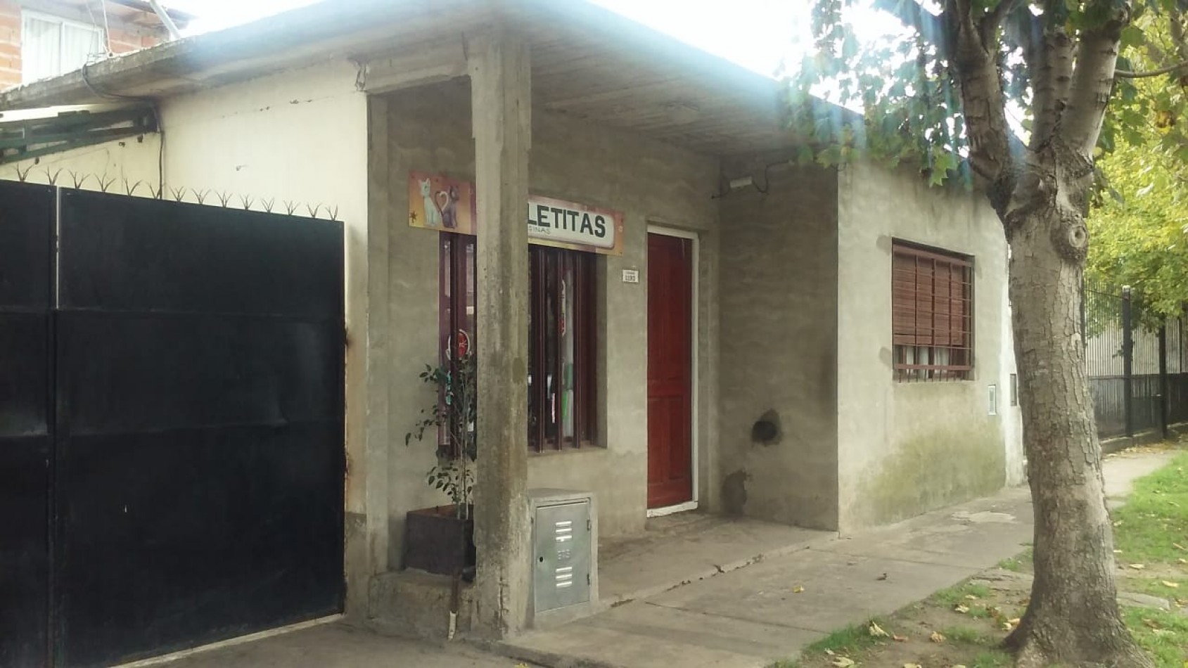 casa  3 ambientes  con lote en esquina