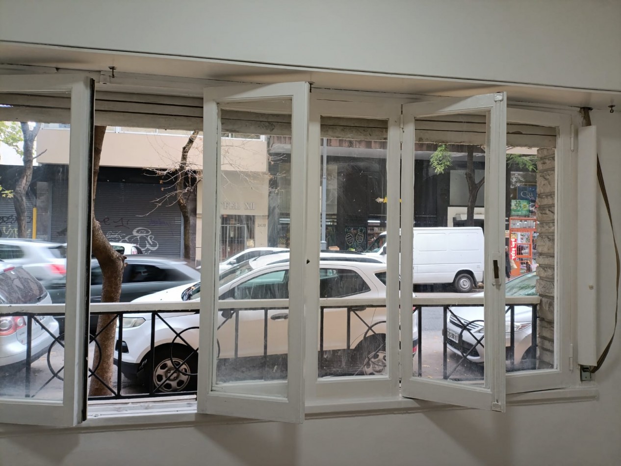 Alquiler Depto. 1 amb. y medio a la calle planta baja con patio 