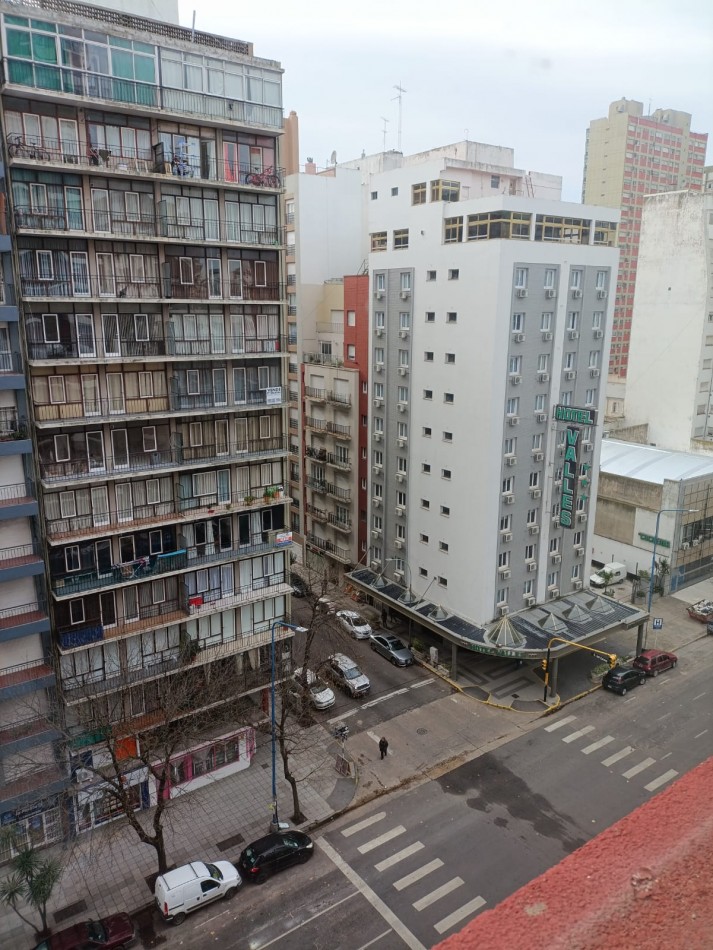 Departamento de 3 ambientes con balcon a la calle Vereda de sol y  cochera !!! Av. Luro al 2500 !!!