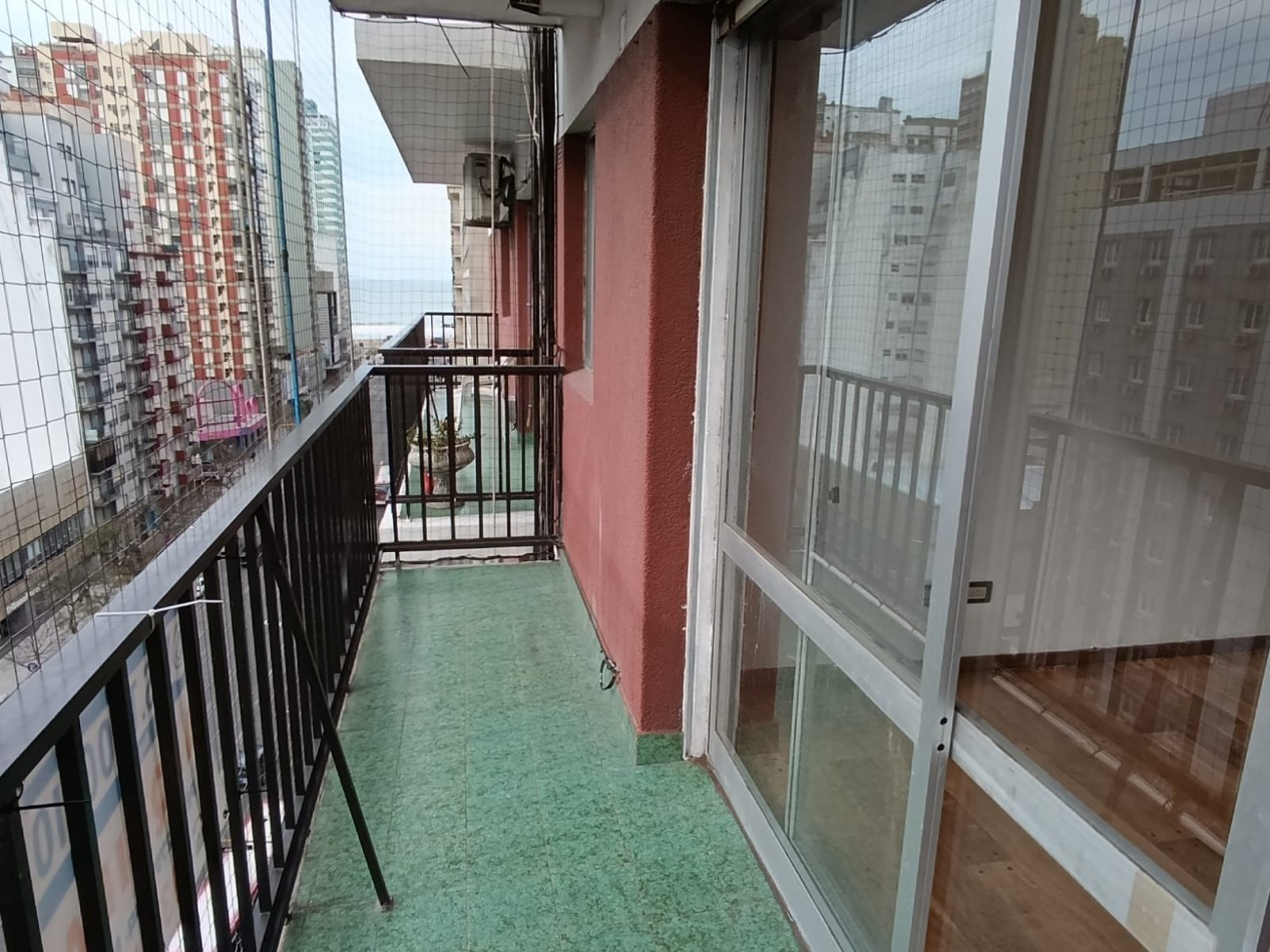 Departamento de 3 ambientes con balcon a la calle Vereda de sol y  cochera !!! Av. Luro al 2500 !!!