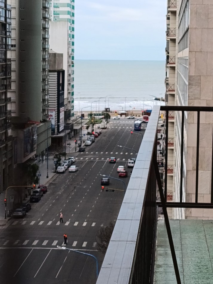 Departamento de 3 ambientes con balcon a la calle Vereda de sol y  cochera !!! Av. Luro al 2500 !!!