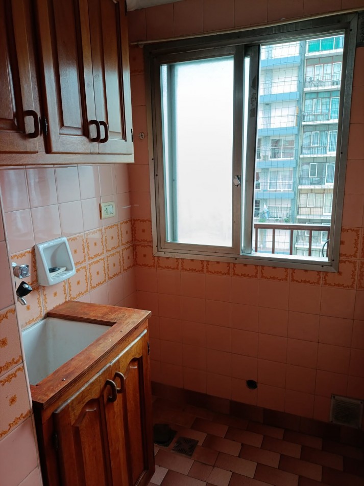 Departamento de 3 ambientes con balcon a la calle Vereda de sol y  cochera !!! Av. Luro al 2500 !!!