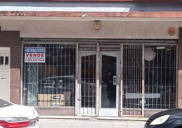 Hermoso Local 80 Mts. con baño y ante baño zona Comercial !!!