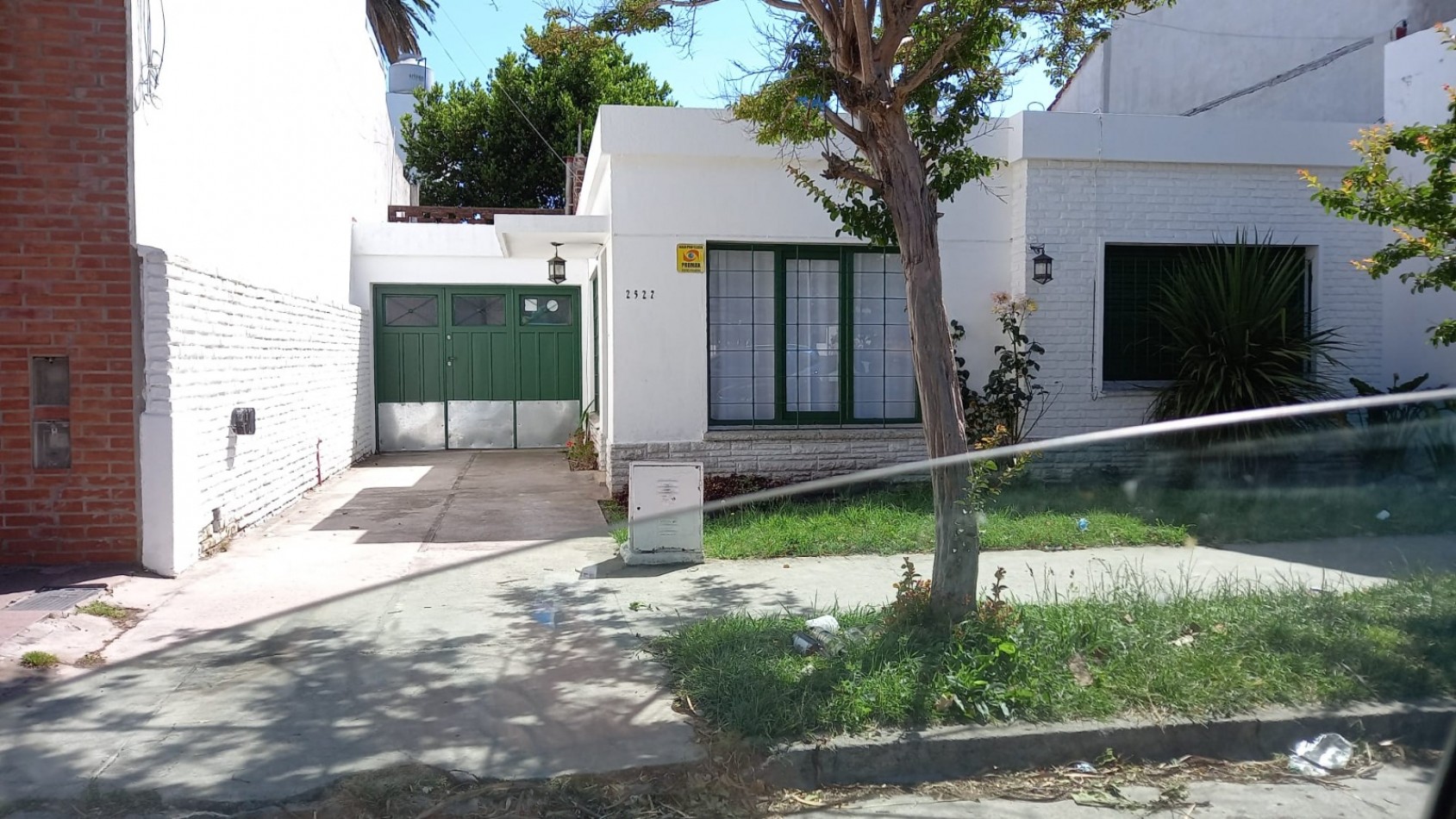 LOTE CON CASA AMERICANA 3 AMB.PATIO, GARAGE,TERRAZA.