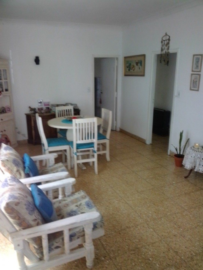 LOTE CON CASA AMERICANA 3 AMB.PATIO, GARAGE,TERRAZA.