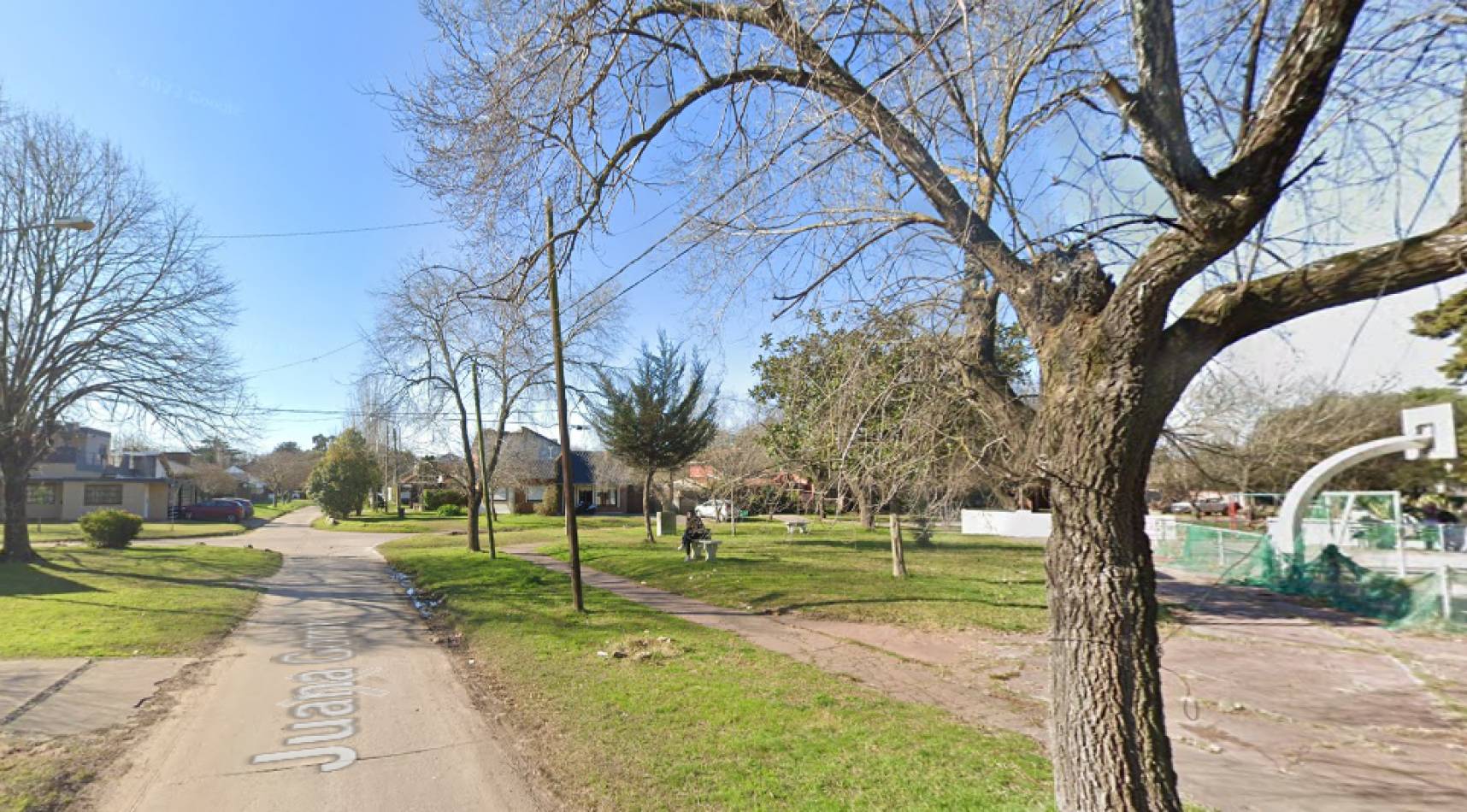 LOTE CON CONSTRUCCION A DEMOLER, BARRIO ESTRADA/CAISAMAR.