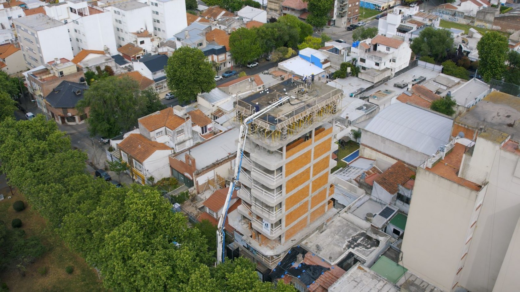 EDIFICIO EN POZO,  2  Y  3 AMB.CON O SIN COCHERA. BARRIO SAN JOSE, 48 CUOTAS EN PESOS!!