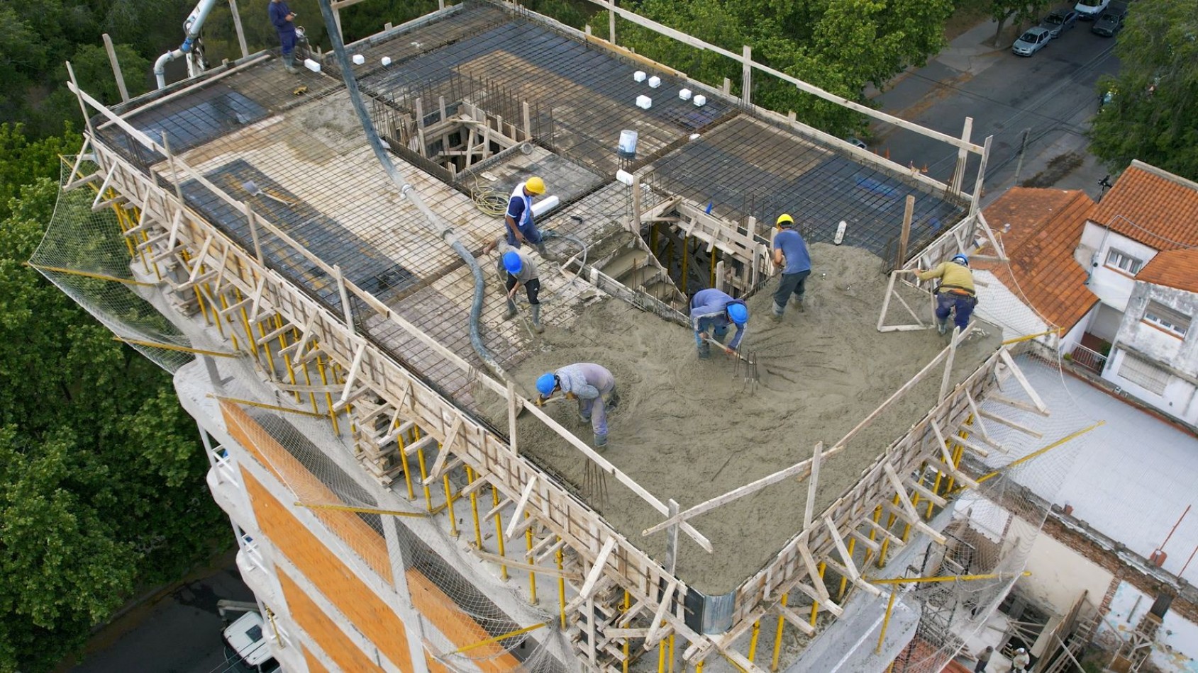 EDIFICIO EN POZO,  2  Y  3 AMB.CON O SIN COCHERA. BARRIO SAN JOSE, 48 CUOTAS EN PESOS!!